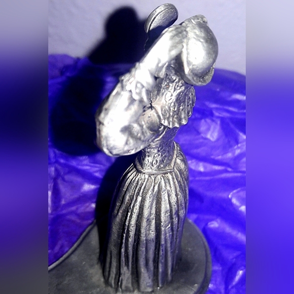 Vintage Fine Pewter Candle Holder Figurine Midieval Woman Holding A Round Mirror - Picture 6 of 12